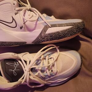 Mens nike kyrie infinity blue and white size 7.5